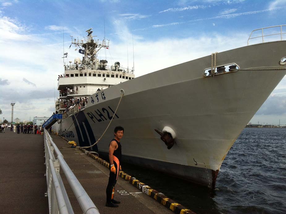 海上保安庁巡視船「みずほ」と本物の「海猿」こと潜水士のお兄さん