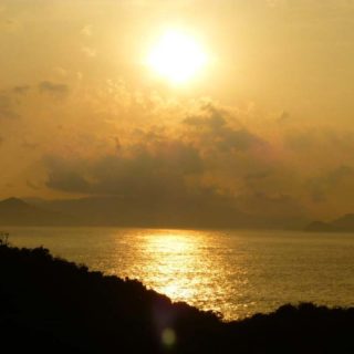 三重県離島シリーズ最終弾。潮騒の舞台、神島で見た夕日です