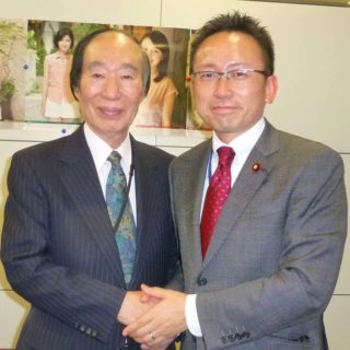 大先輩である坂口元厚労大臣が事務所に寄って下さいました
